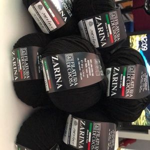 Zarina Extra fine merino wool from Filatura di acrosa